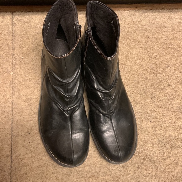 Clarks Bendables Nikki Tea Boot Womens 11 Narrow Black Leather Ruched Ankle Zip - Picture 2 of 7